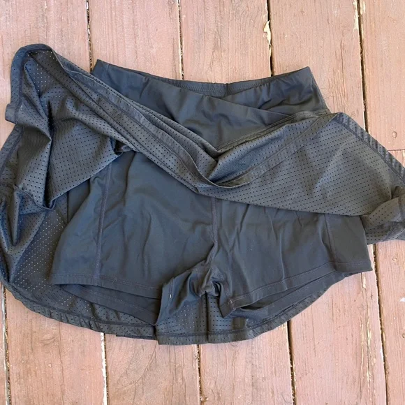 Black Tennis Skirt - Picture 5 of 7